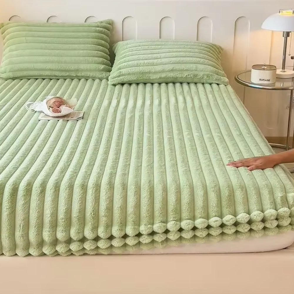 Luxe Rabbit Fur Fitted Sheet - Green / KING SIZE (72X78)