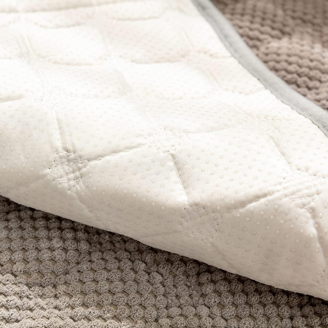 French Corduroy Lace Sofa Mat - Feather Grey